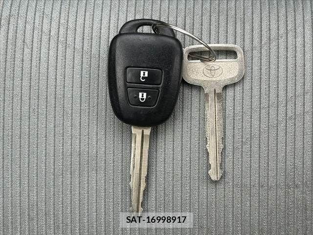 Toyota AQUA 2013-07 7452913-28
