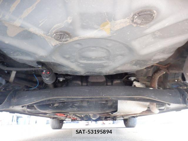 Toyota AQUA 2023-06 7452848-18