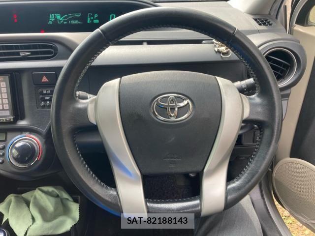 Toyota AQUA 2012-07 7452929-11