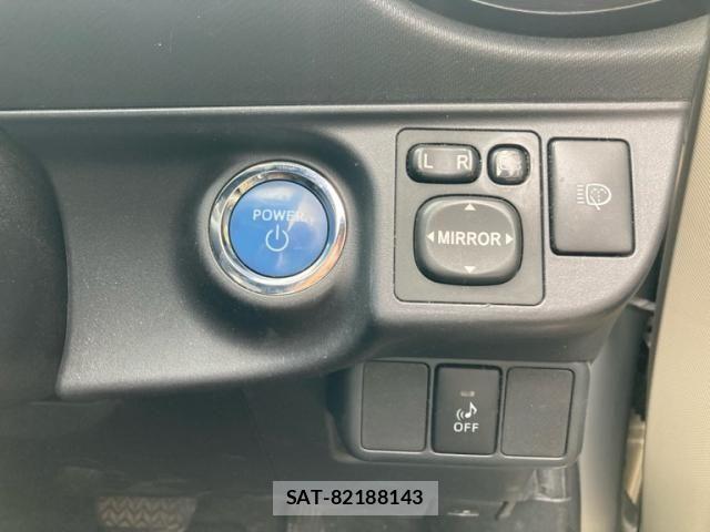 Toyota AQUA 2012-07 7452929-12