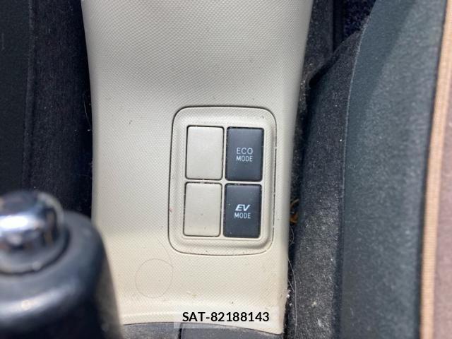 Toyota AQUA 2012-07 7452929-16