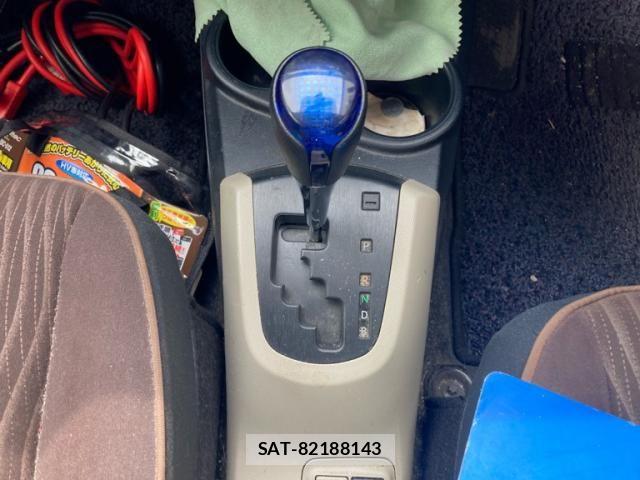 Toyota AQUA 2012-07 7452929-17