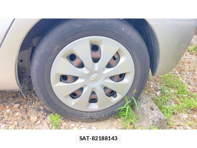 Toyota AQUA 2012-07 7452929-21