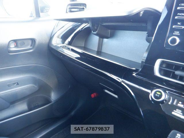 Toyota AQUA 2023-06 7452852-12