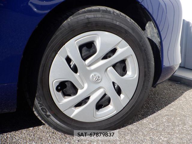 Toyota AQUA 2023-06 7452852-17