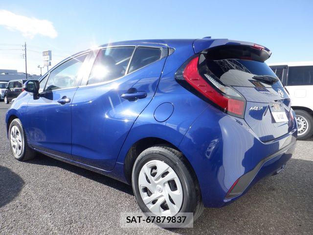 Toyota AQUA 2023-06 7452852-21