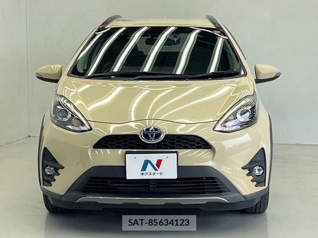 Toyota AQUA 2018-02 7452854-13