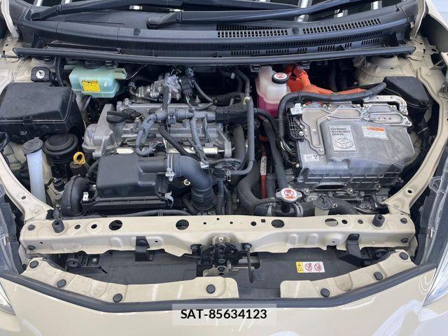 Toyota AQUA 2018-02 7452854-17