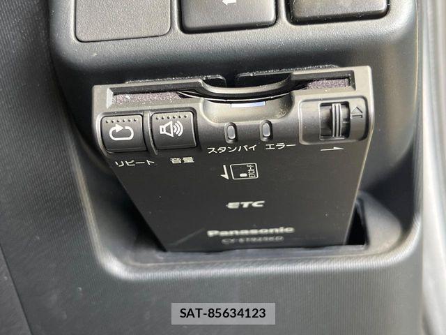 Toyota AQUA 2018-02 7452854-5