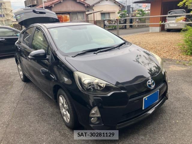 Toyota AQUA 2013-12 7452905-0