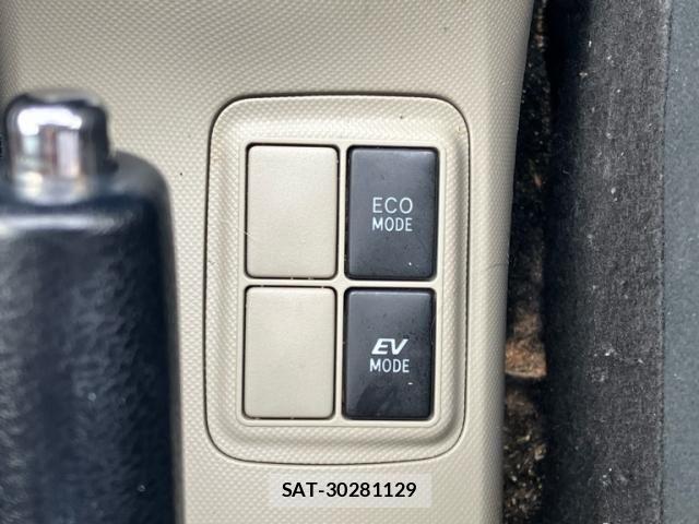 Toyota AQUA 2013-12 7452905-14
