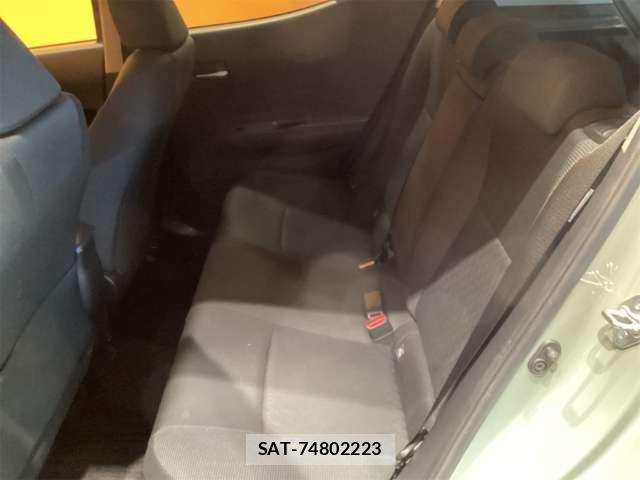 Toyota AQUA 2022-01 7452837-17