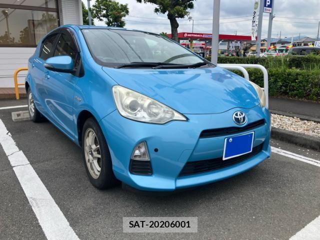 Toyota AQUA 2014-01 7452921-0