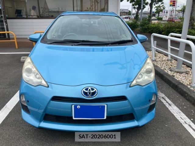 Toyota AQUA 2014-01 7452921-1