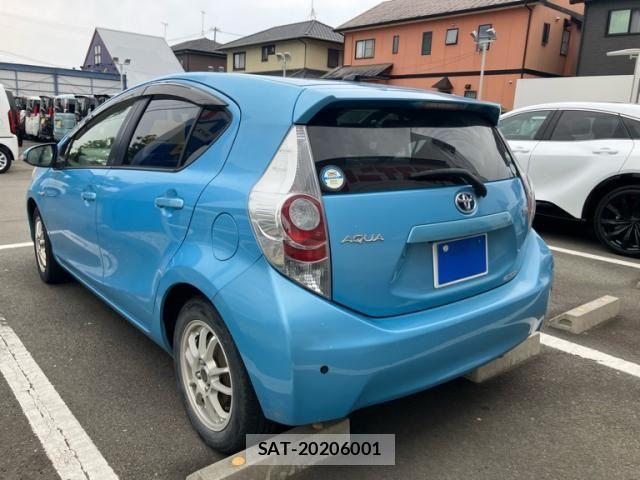 Toyota AQUA 2014-01 7452921-3