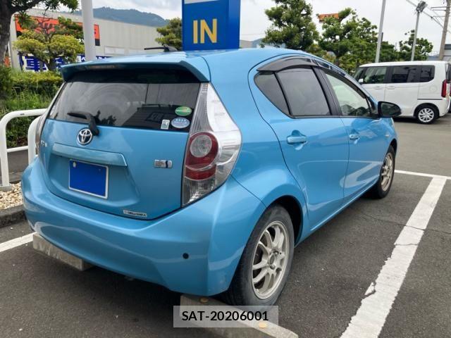 Toyota AQUA 2014-01 7452921-4