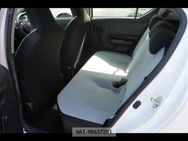 Toyota AQUA 2018-03 7452876-10