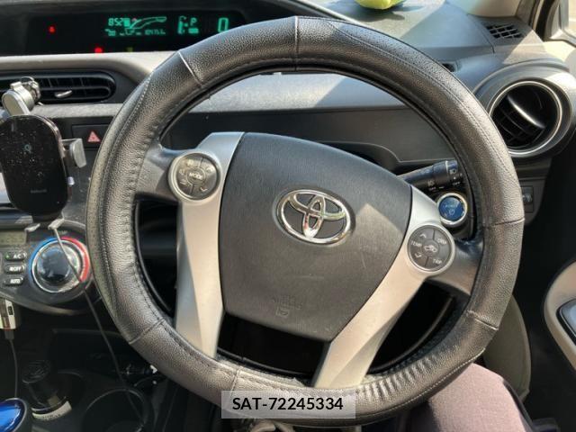 Toyota AQUA 2012-03 7452916-14