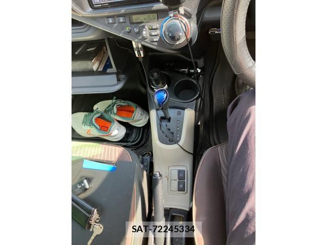Toyota AQUA 2012-03 7452916-17