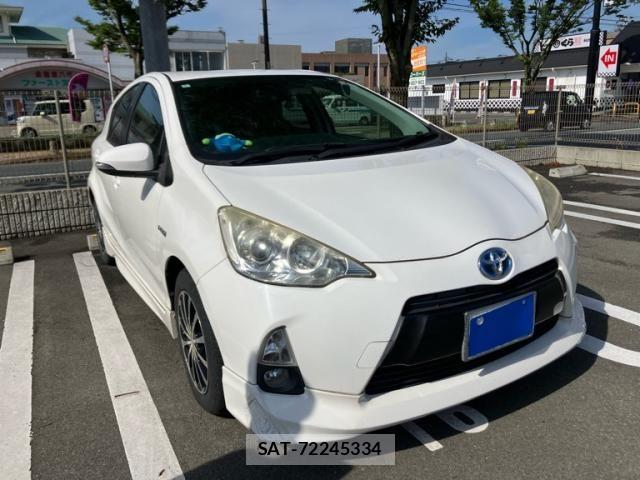 Toyota AQUA 2012-03 7452916-1