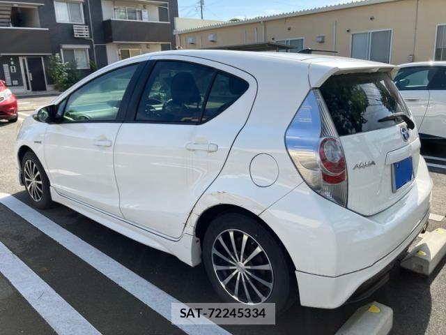 Toyota AQUA 2012-03 7452916-8