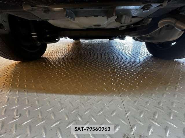 Toyota AQUA 2017-04 7452864-16