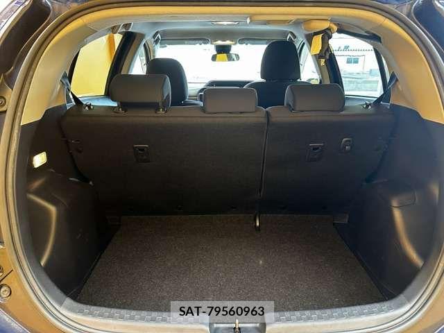 Toyota AQUA 2017-04 7452864-17