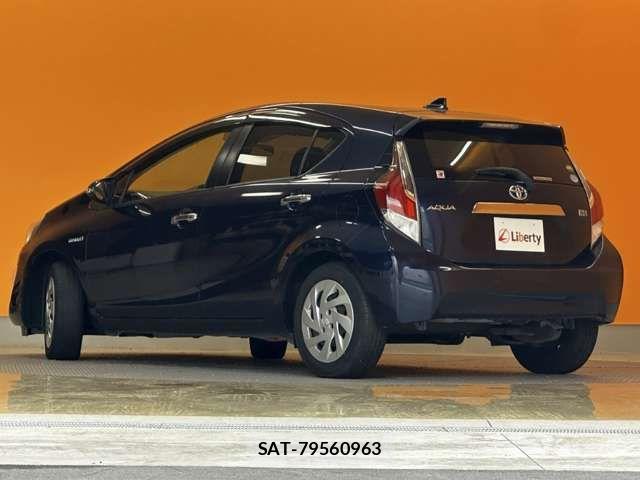 Toyota AQUA 2017-04 7452864-6