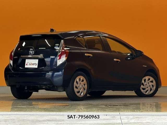 Toyota AQUA 2017-04 7452864-8