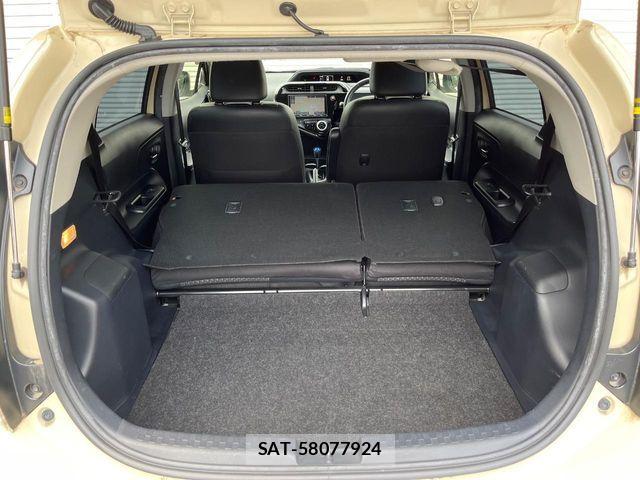 Toyota AQUA 2017-10 7508098-11