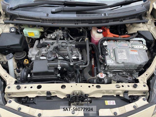 Toyota AQUA 2017-10 7508098-18