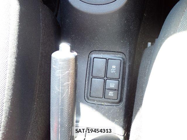 Toyota AQUA 2021-03 7508099-15