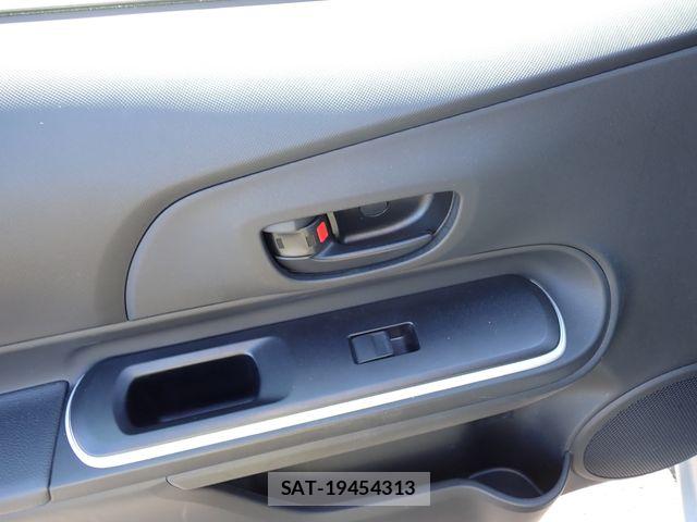 Toyota AQUA 2021-03 7508099-19