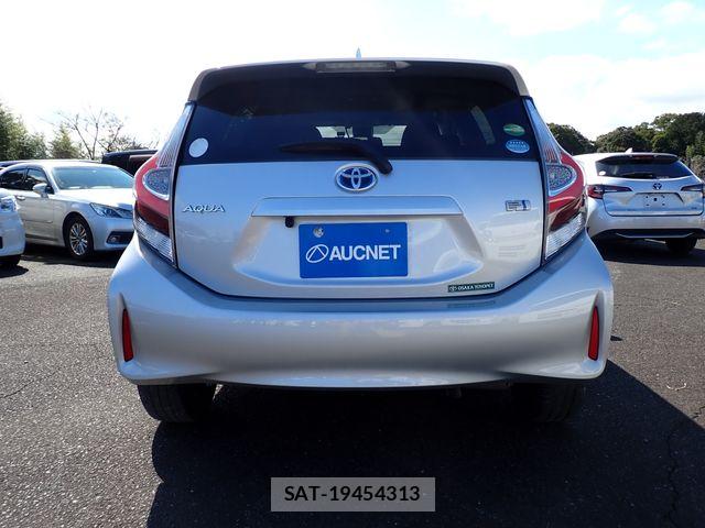 Toyota AQUA 2021-03 7508099-3