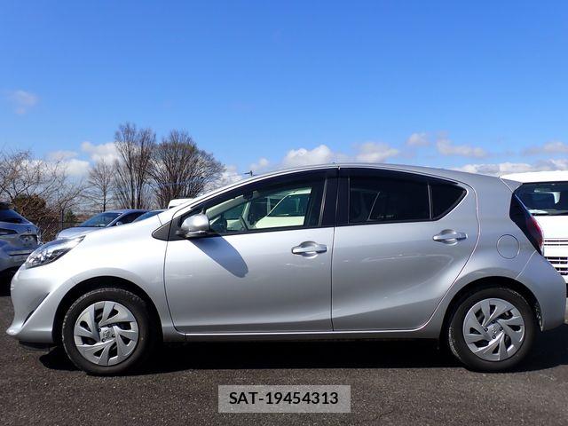 Toyota AQUA 2021-03 7508099-6