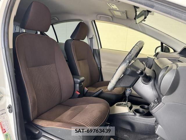 Toyota AQUA 2013-05 7499504-9