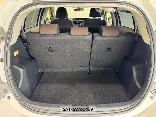 Toyota AQUA 2013-05 7499504-11