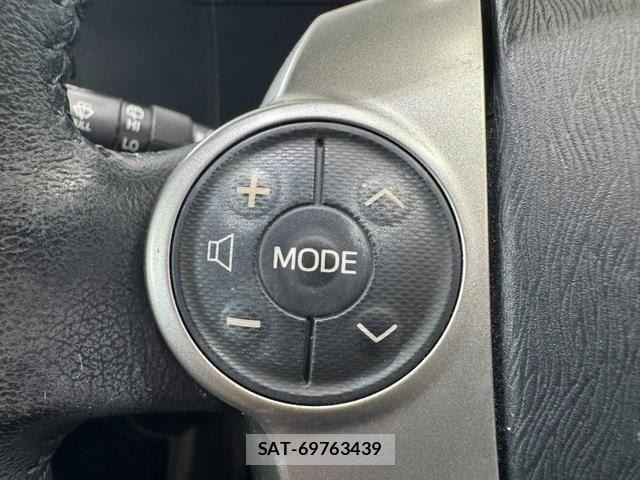 Toyota AQUA 2013-05 7499504-13