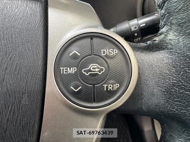 Toyota AQUA 2013-05 7499504-14