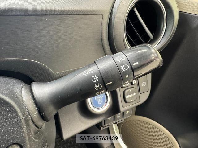 Toyota AQUA 2013-05 7499504-16