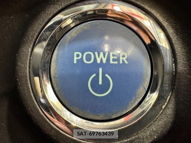 Toyota AQUA 2013-05 7499504-17