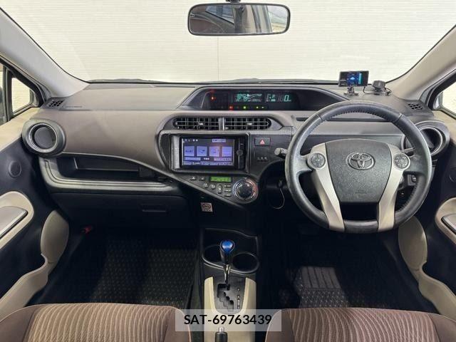 Toyota AQUA 2013-05 7499504-1