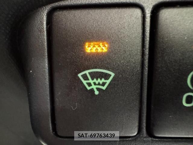 Toyota AQUA 2013-05 7499504-23