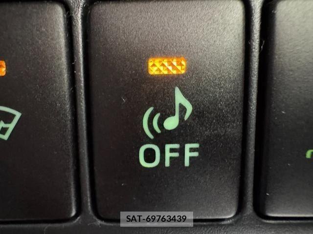 Toyota AQUA 2013-05 7499504-24