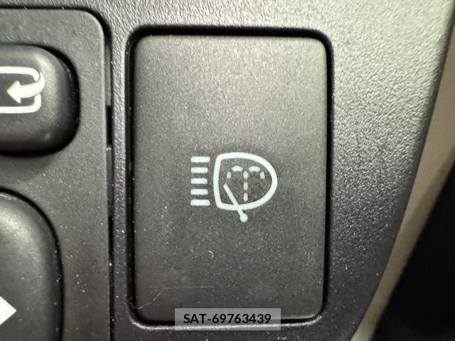 Toyota AQUA 2013-05 7499504-27