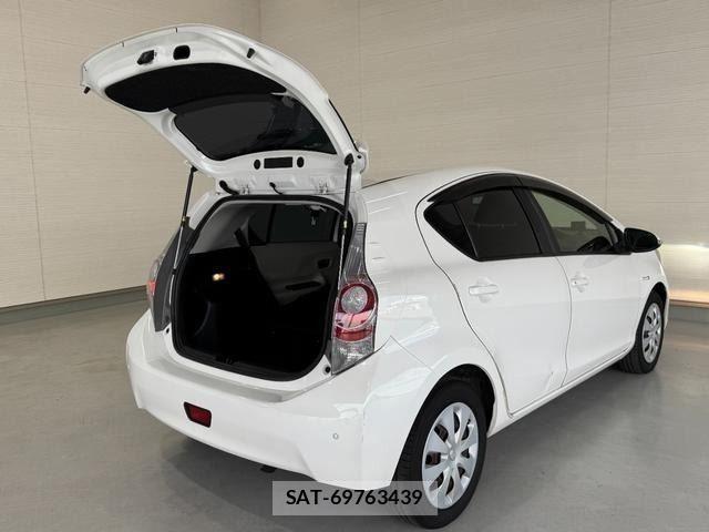 Toyota AQUA 2013-05 7499504-7