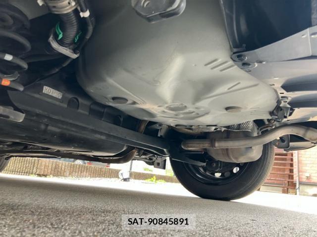 Toyota AQUA 2012-10 7499531-8