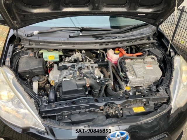 Toyota AQUA 2012-10 7499531-11