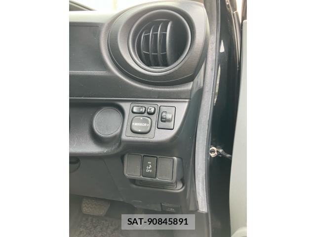 Toyota AQUA 2012-10 7499531-14