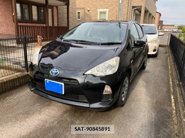 Toyota AQUA 2012-10 7499531-1